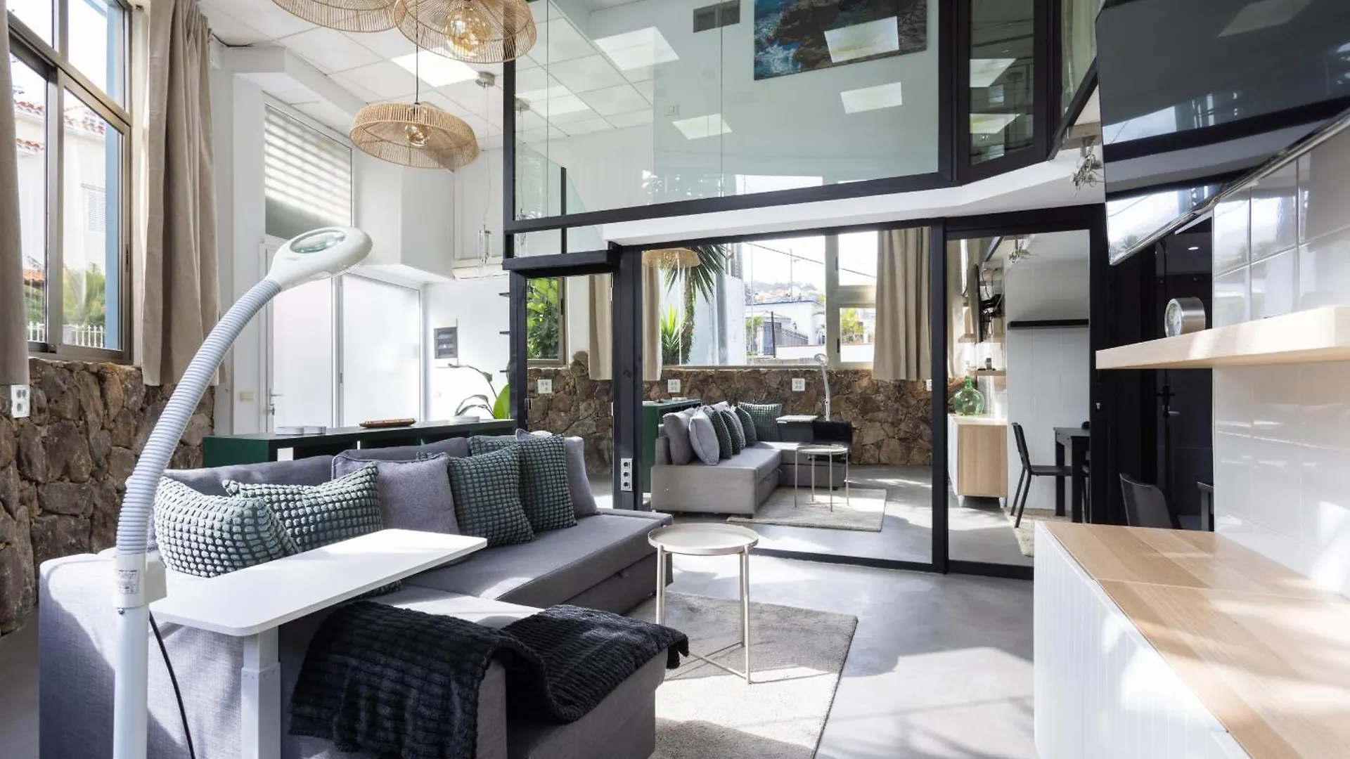 Okstay Loft Victoria Top Tenerife contacts
